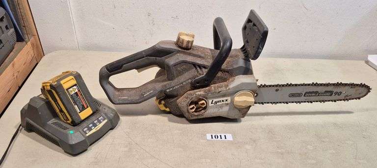 Lynx 40 volt cordless chainsaw with two batteries and charger