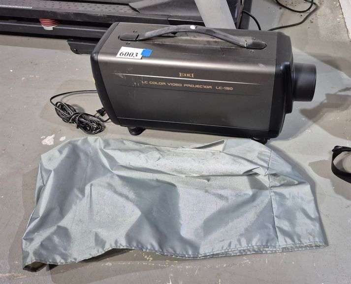 EIKI LC-150 LC Color Video Projector with cover