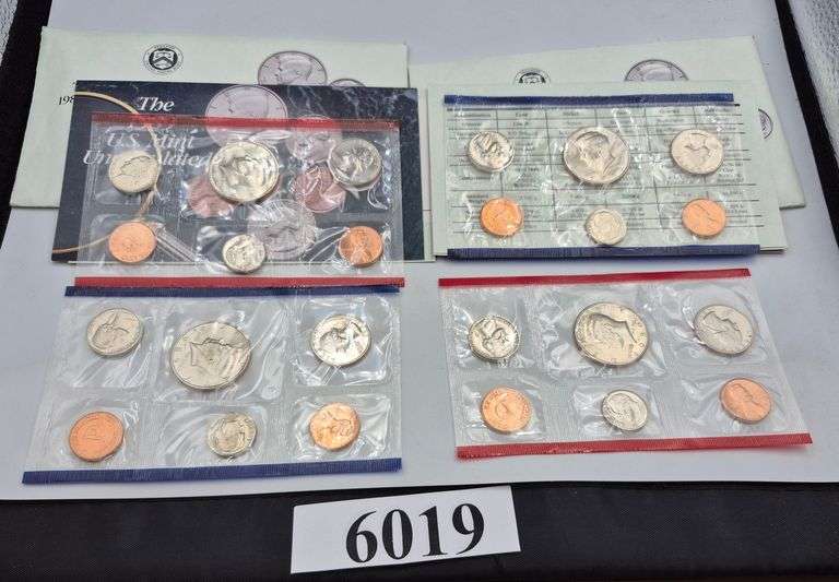Two 1989 US Mint Uncirculated Coin Sets in envelopes