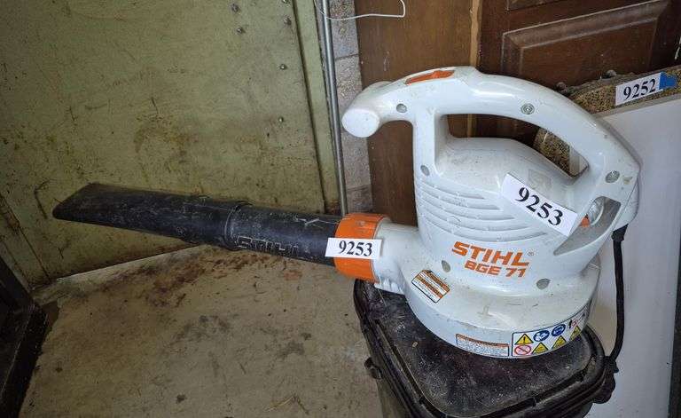 Stihl electric yard blower