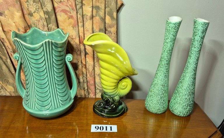 Pair of mid-century Shawnee bud vases, green two handled vase, Cornucopia vase