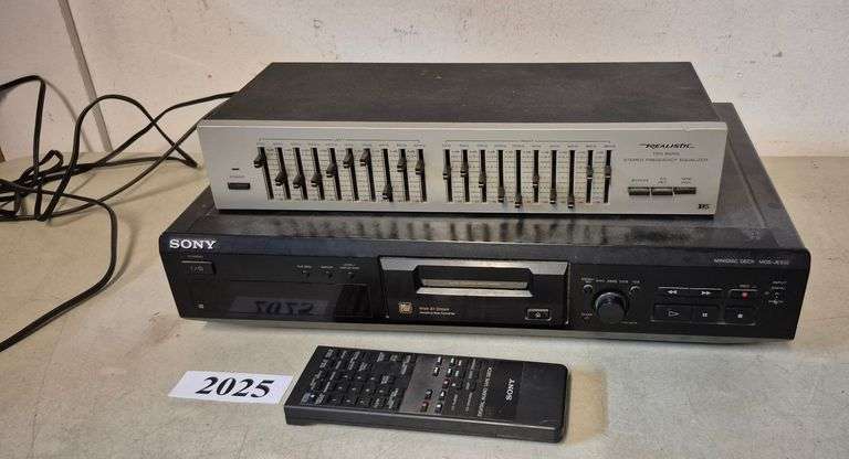 Sony mini disc Deck MDS-JE330 with remote, Realistic equalizer.