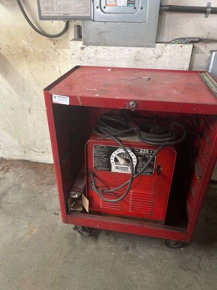 LINCOLN ELECTRIC LINCWELDER AC 225S