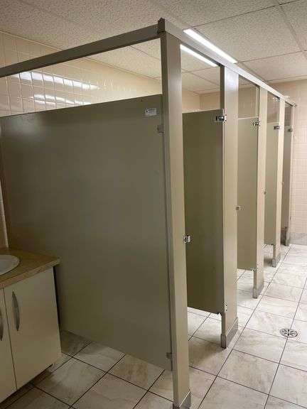 4 BATHROOM STALLS - North American Auction LLC