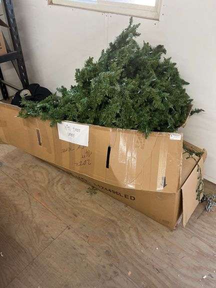 RIMROCK 14FT KING SPRUCE LED FAKE CHRISTMAS TREE