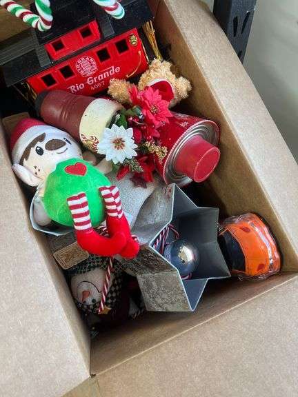 BOX OF ASSORT. CHRISTMAS TOYS / DÉCOR