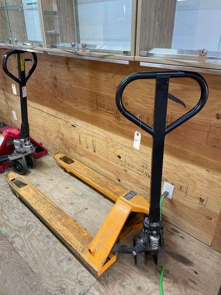 DARKER YELLOW PALLET JACK