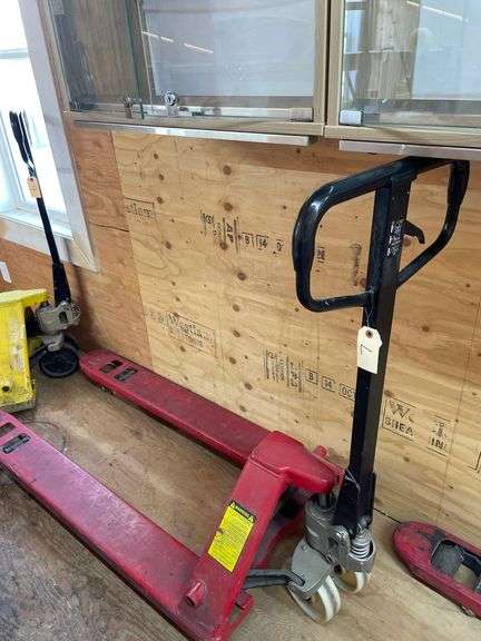 RED PALLET JACK (YELLOW STICKER)