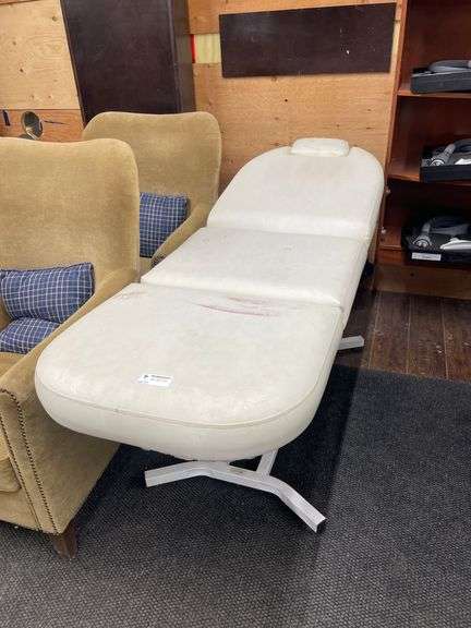 MANUAL TREATMENT BED