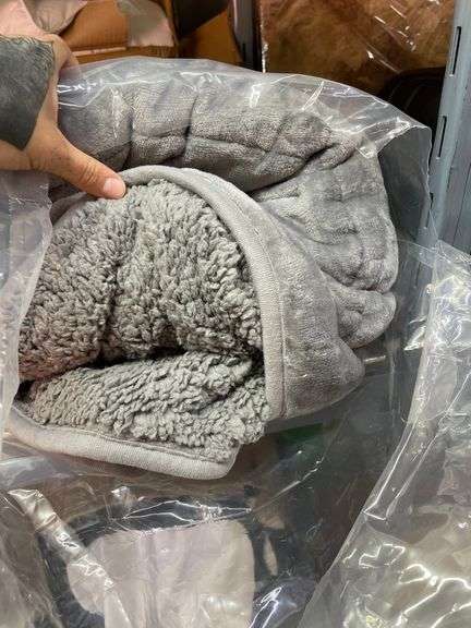 WEIGHTED REVERSIBLE FUZZY GREY BLANKET