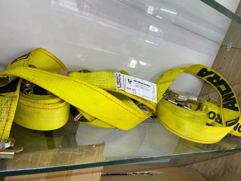 SHELF OF HEAVY DUTY RATCHET STRAPS
