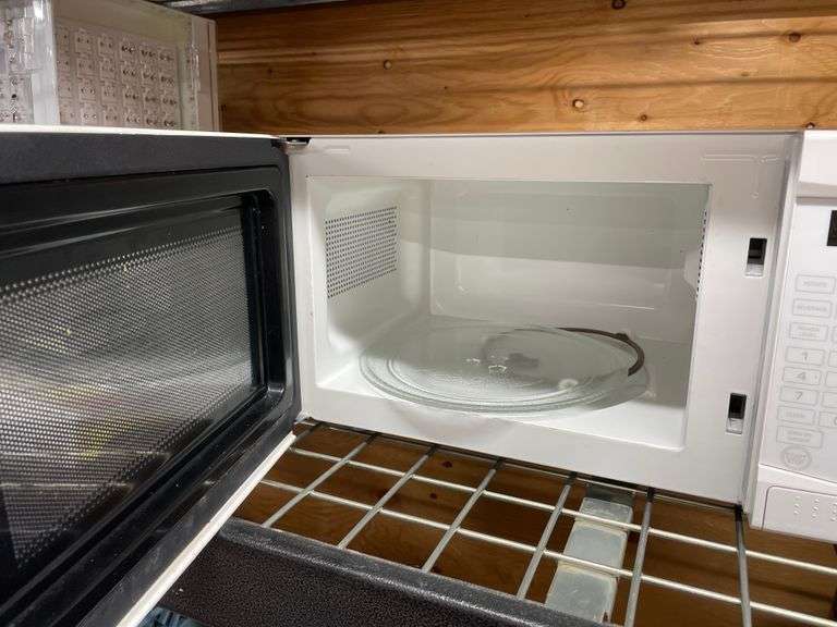 WHITE MICROWAVE