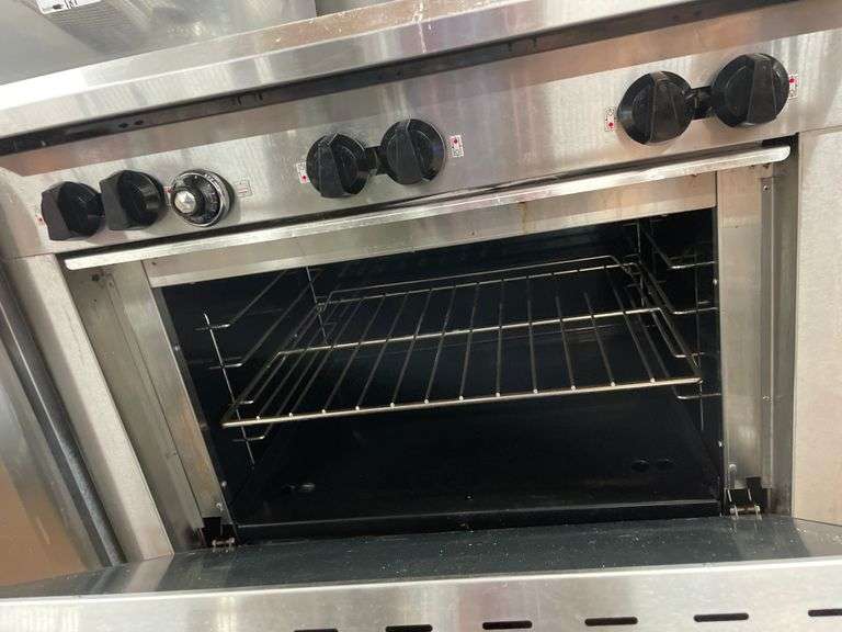 ROSKO COMMERCIAL GAS RANGE W/OVEN