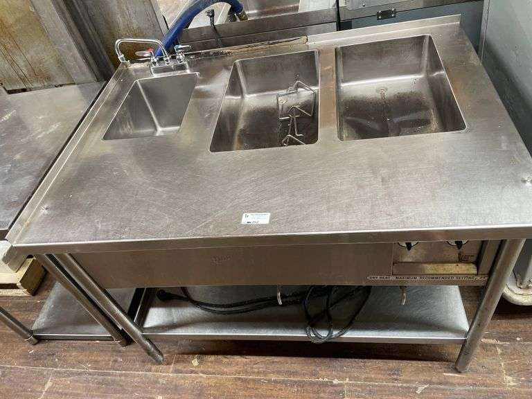 FOOD STEAM TABLE W/SINK S.S. APPROX. 4X3FT
