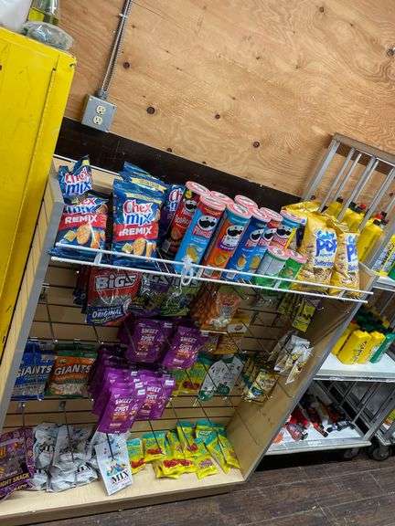 DISPLAY SHELF DOUBLE SIDED W/CONTENT ASSORT. SNACKS