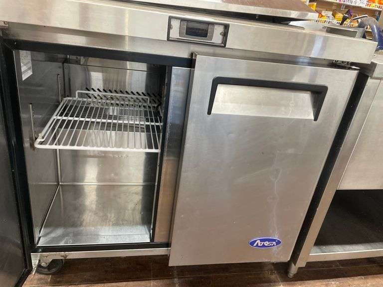 ATOSA REFRIGERATED PREP TABLE APPROX. 3FTX32''