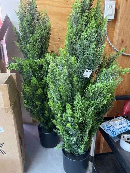 2PCS. APPROX. 2.5FT TALL FAKE PLANTS