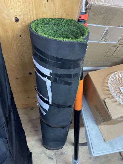 ROLL OF FAKE GRASS