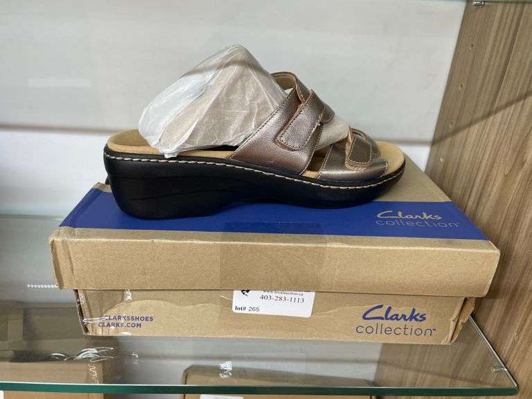 CLARKS WOMENS SANDALS SIZE 9