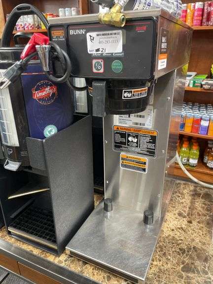 BUNN AXIOM SERIES COFFEE MAKER 4PCS. COFFEE DISPENSERS W/HOLDERS