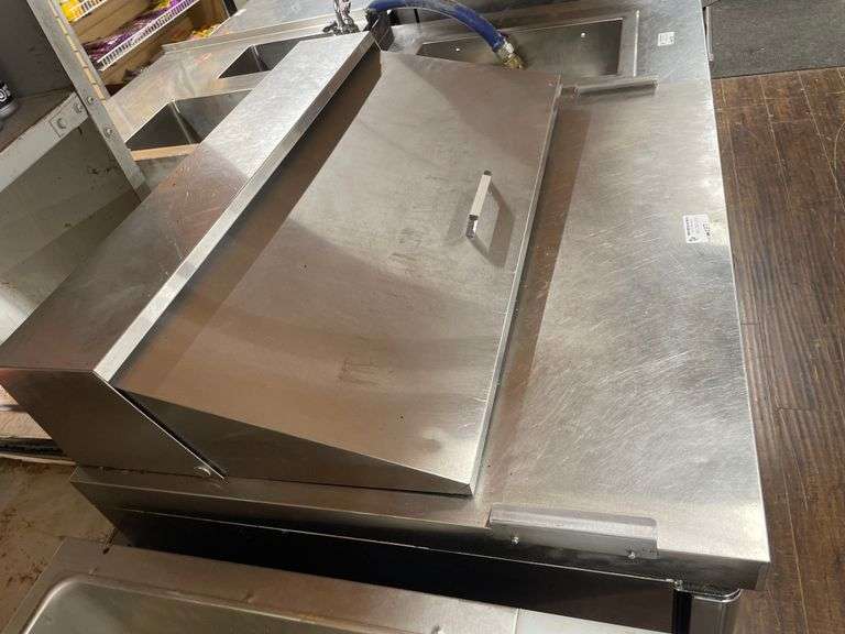ATOSA REFRIGERATED PREP TABLE APPROX. 3FTX32''