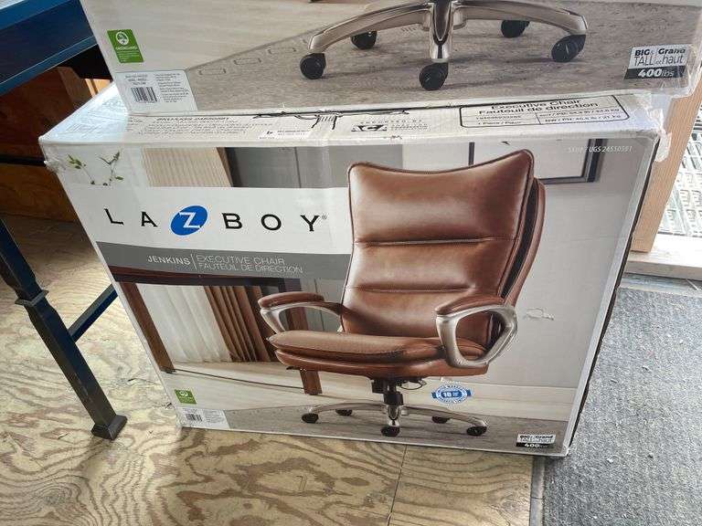 BLACK MESH ROLLING OFFICE CHAIR IN LAZBOY BOX