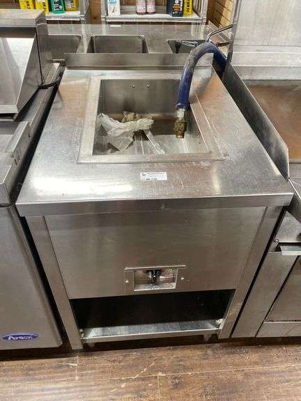 SINGLE COMPARTMENT OPEN WELL STEAMER? APPROX. 33X24''