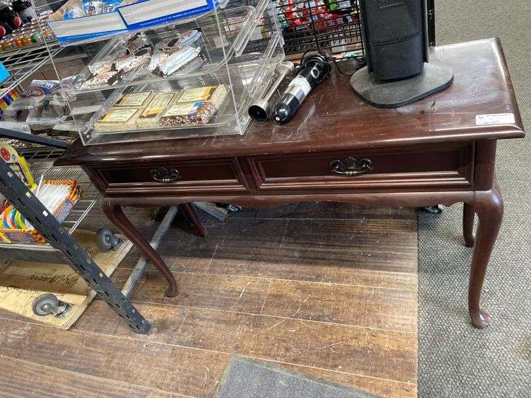 APPROX. 4FT WOODEN ACCENT TABLE