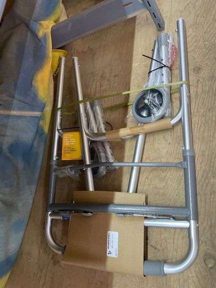 FOLDING WALKER