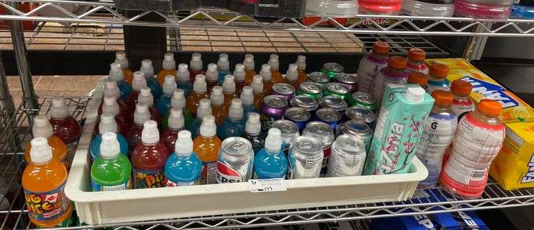 *SHELF* OF ASSORT. DRINKS (FANTA, GATORADE, BUG JUICE, POP)