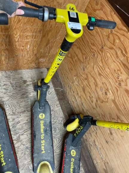 PUSH BUTTON ROLL SCOOTER WITH CHARGER WORKING UNIT