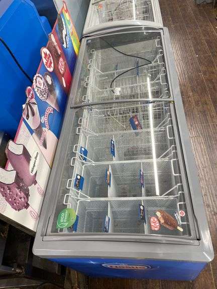 ICE CREAM REACH DOWN  FREEZER DISPLAY CASE APPROX. 6FT