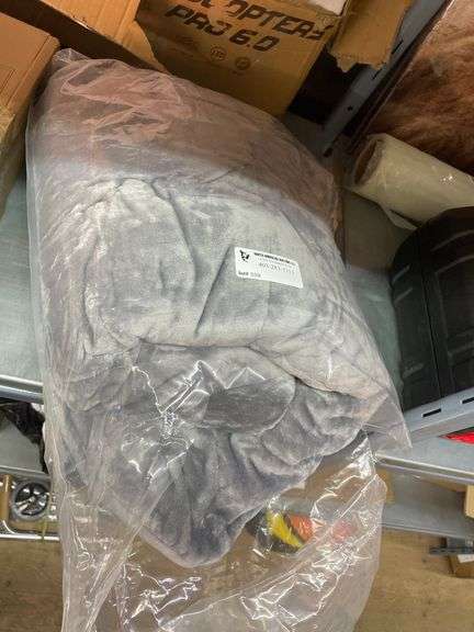 WEIGHTED REVERSIBLE FUZZY GREY BLANKET