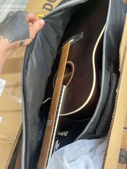 DONNER AUCOUSTIC GUITAR