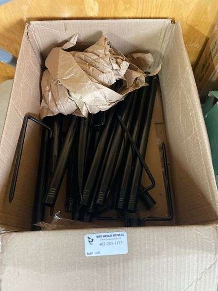 BLACK METAL LEGS / STAKES