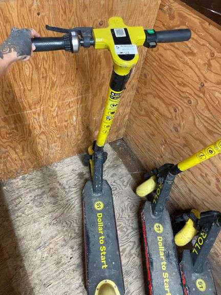 PUSH BUTTON ROLL SCOOTER WITH CHARGER WORKING UNIT