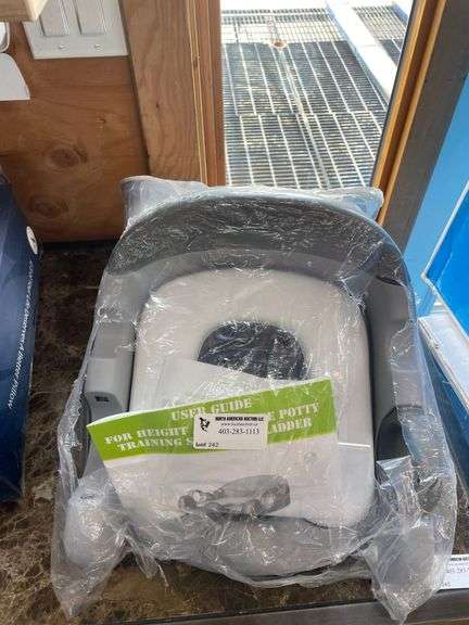 ADJUSTABLE HEIGHT POTTY TRAINING SEAT