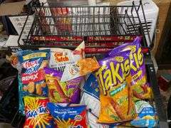SHELF ON WHEELS WITH ASSORT. CHIPS / SNACKS