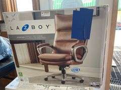 BLACK MESH ROLLING OFFICE CHAIR IN LAZBOY BOX