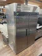 TURBO AIR REACH IN REFRIGERATOR APPROX. 6FT TALL 4FT WIDE