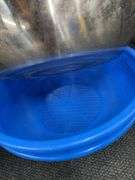 2 XL S.S BOWLS & 2 XL BLUE STRAINERS