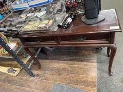 APPROX. 4FT WOODEN ACCENT TABLE