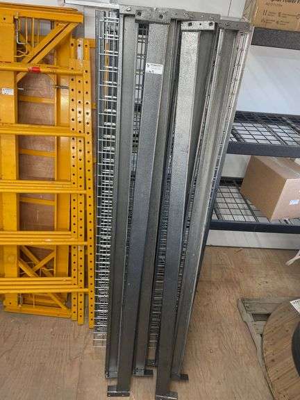 UNASSEMBLED METAL RACK
