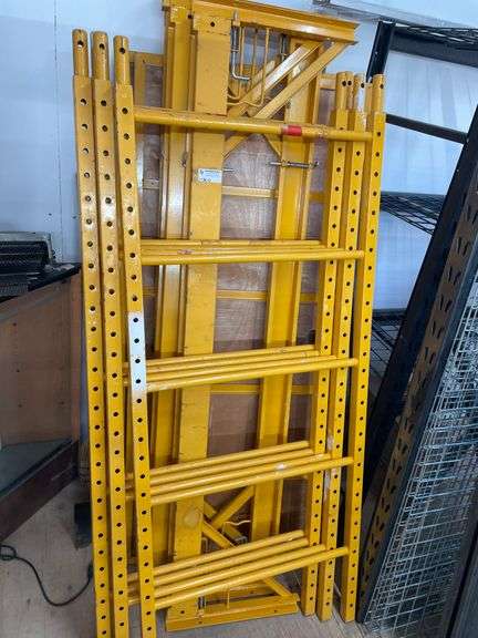 UNASSEMBLED METAL WORK PLATFORM