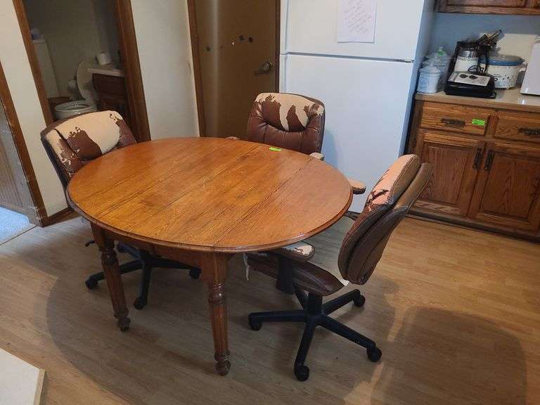 Dining Table with 3 Rolling Chairs