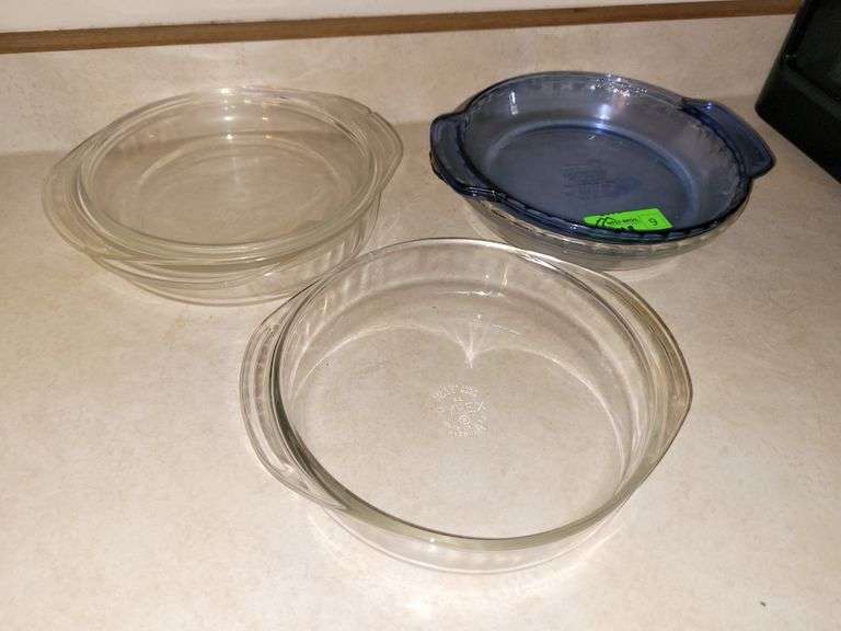 Various Pyrex Glass Pie Plates and Dishes