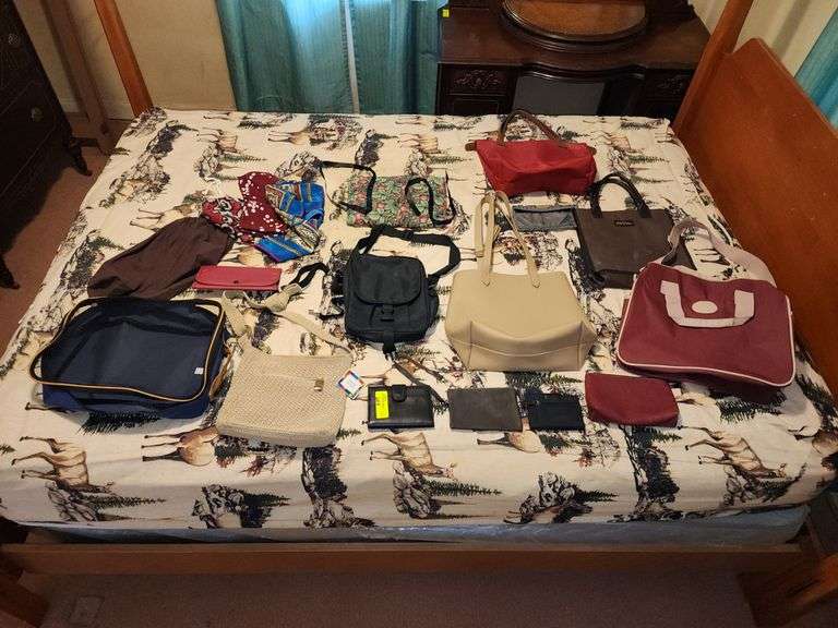 Various Purses, Handbags, Wallets & More. Prm Bdrm