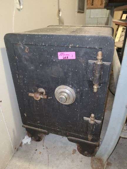 17x26x18 Yale Combination Safe
