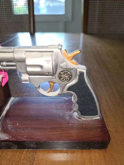 Pistol Bookends