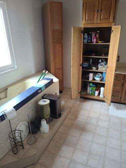 Contents of Upstairs Bathroom